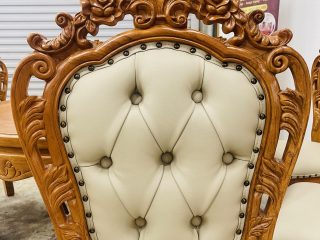 Bàn ăn tròn 8 ghế louis bọc đệm gỗ gõ đỏ hàng đẹp (Chị Minh, Đồng Nai) 19 chương đục hoa hồng lá tây