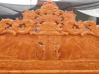 mặt sau lưng ghế