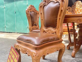 Bộ bàn ăn tròn 6 ghế louis hoàng gia bọc đệm da bò thật cao cấp (Anh Tình, Hà Nam) 16 vách tựa và mặt ngồi bọc đệm da