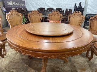 bàn ăn tròn louis