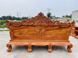 Combo bàn ghế louis hoàng gia 6 món và kệ tivi gỗ hương đá (Anh Khánh, Nghệ An) 22 mặt lưng ghế đục tỉa họa tiết tinh xảo