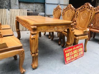 bàn ăn hoàng gia hoa lá tây