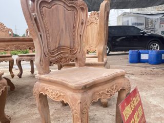 Mẫu bàn ăn tròn 12 ghế louis gỗ gõ đỏ hoàn thiện mộc (Cô Loan, Bắc Giang) 12 dáng ghế lưng cao gỗ gõ đỏ