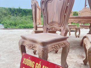 Mẫu bàn ăn tròn 12 ghế louis gỗ gõ đỏ hoàn thiện mộc (Cô Loan, Bắc Giang) 13 ghế louis mặt ván tràn