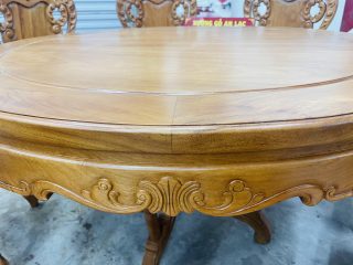 Mẫu bàn ăn tròn 1m37 kết hợp 8 ghế louis ngọc mặt trời gỗ gõ đỏ (Anh Thành, Thái Nguyên) 11 yếm bàn chạm hoa lá tây
