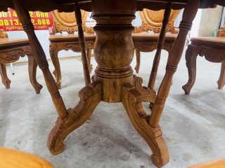 Mẫu bàn ăn tròn 1m37 kết hợp 8 ghế louis ngọc mặt trời gỗ gõ đỏ (Anh Thành, Thái Nguyên) 12 chân trụ 20p chắc chắn