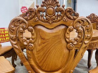 Mẫu bàn ăn tròn 1m37 kết hợp 8 ghế louis ngọc mặt trời gỗ gõ đỏ (Anh Thành, Thái Nguyên) 15 vách tựa tạo hình hoa lá tây