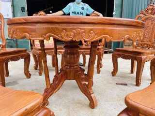 Mẫu bàn ăn tròn 8 ghế hồng hạt gỗ hương đá hàng vip (Anh Tiến, Hoàng Mai) 13 yếm bàn vén lượn hoa lá tây