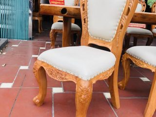 chương ghế đục hoa lá tây