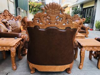 mặt lưng của ghế louis hoàng gia