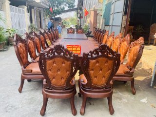 Siêu phẩm 2 bàn ăn hoàng gia 24 ghế louis bọc đệm gỗ gõ đỏ cực vip (Anh Đông, Hải Phòng) 22 ghép 2 bàn ăn cùng 24 ghế ngồi louis