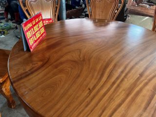 mặt bàn giữ trơn bóng mịn