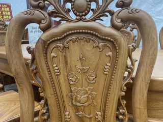 lưng ghế louis hoàng gia chạm hoa lá tây