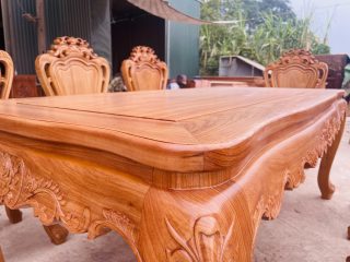 góc cạnh bàn soi cong lượn tinh tế