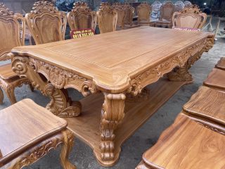 bàn ăn louis cực lớn