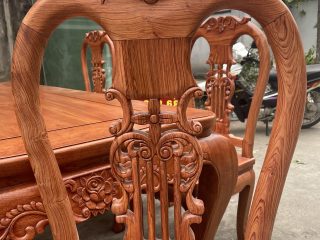 lưng tựa đục tỉa cầu kỳ