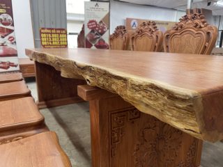 Bàn ăn nguyên khối siêu vip kết hợp 8 ghế louis hoa lá tây gỗ hương đá (Anh Thịnh, Thanh Hóa) 15 cận cảnh phần phe gỗ nổi chun sụn