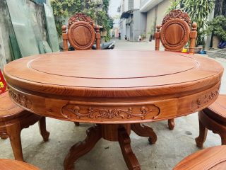 Bàn ăn tròn 6 ghế louis mẫu đồng hồ cổ điển gỗ hương đá (Anh Tài, Vĩnh Phúc) 10 mẫu bàn ăn hoàng gia tân cổ điển