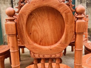 Mẫu bàn ăn tròn 8 ghế louis cổ điển gỗ hương đá cao cấp (Anh Thông, Thái Nguyên) 20 mặt sau lưng ghế đồng hồ