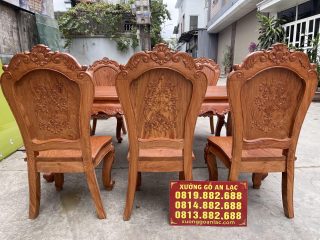 hệ chân sau liền vách của ghế ăn