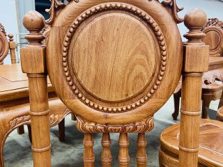 Mẫu bàn ăn hoàng gia 8 ghế louis cổ điển gỗ hương đá (Chị Nhi, Long Biên) 20 vách tựa lưng thiết kế cầu kỳ