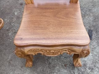 mặt ngồi ván tràn liền tấm