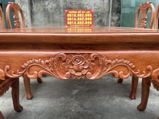 Bộ bàn ăn louis hoàng gia 6 ghế cây đàn gỗ hương đá cao cấp (Anh Nam, Hà Nội) 15 cận cảnh yếm bàn đục hoa hồng