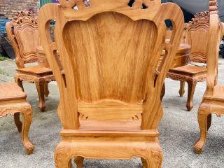 mặt sau lưng ghế