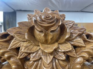 cận cảnh họa tiết hoa hồng nở rộ