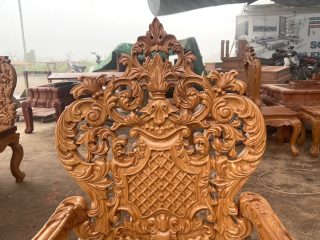 cận cảnh lưng tựa ghế ăn