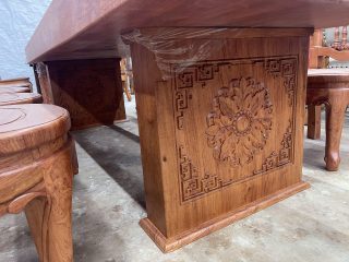 chân bàn nguyên khối chạm hoa lá tây