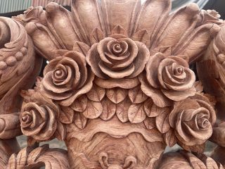 cận cảnh chi tiết đục hoa hồng