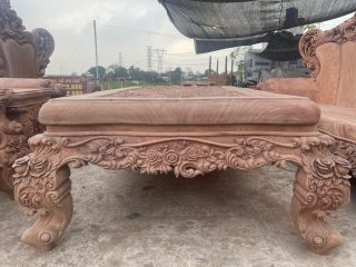 hệ chân và yếm ghế louis